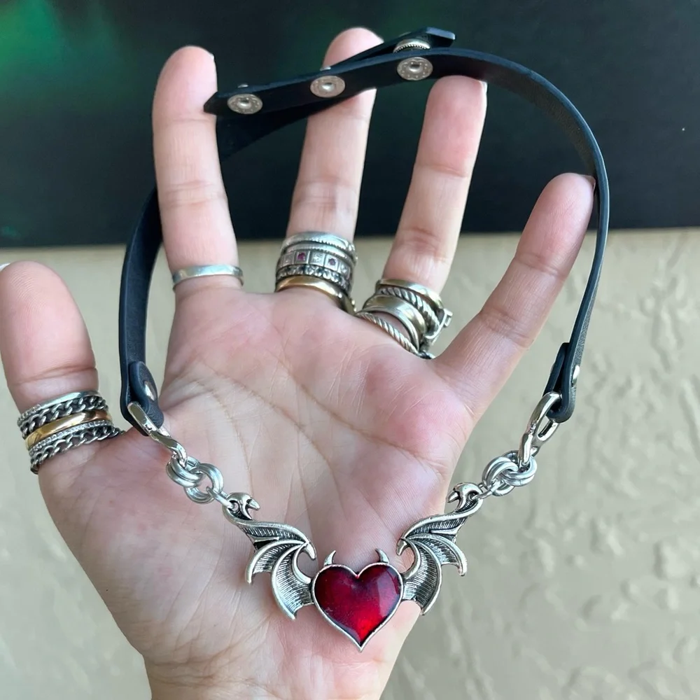 Black leather choker red heart with bat wings and devil horns valentine goth - Picture 4 of 16